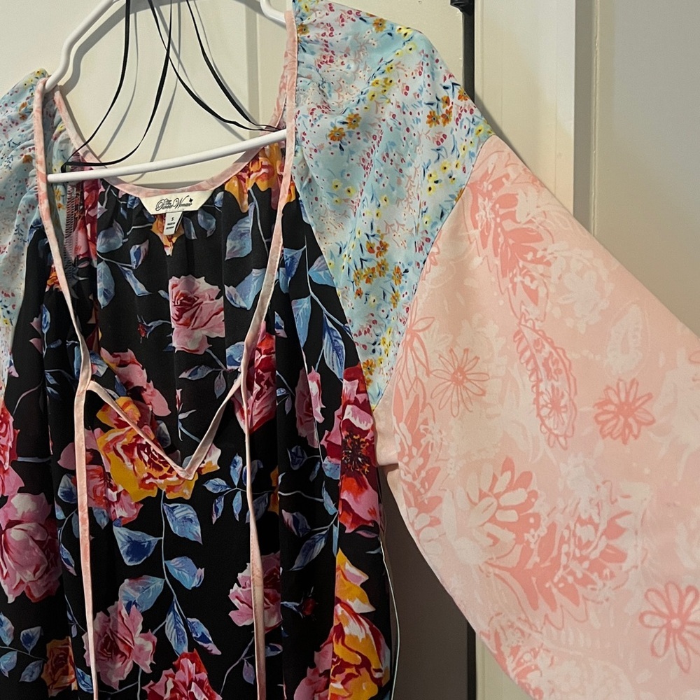 NWT This Pioneer Woman size Small Mixed Print Peasant Blouse Floral Flowy - Picture 3 of 9